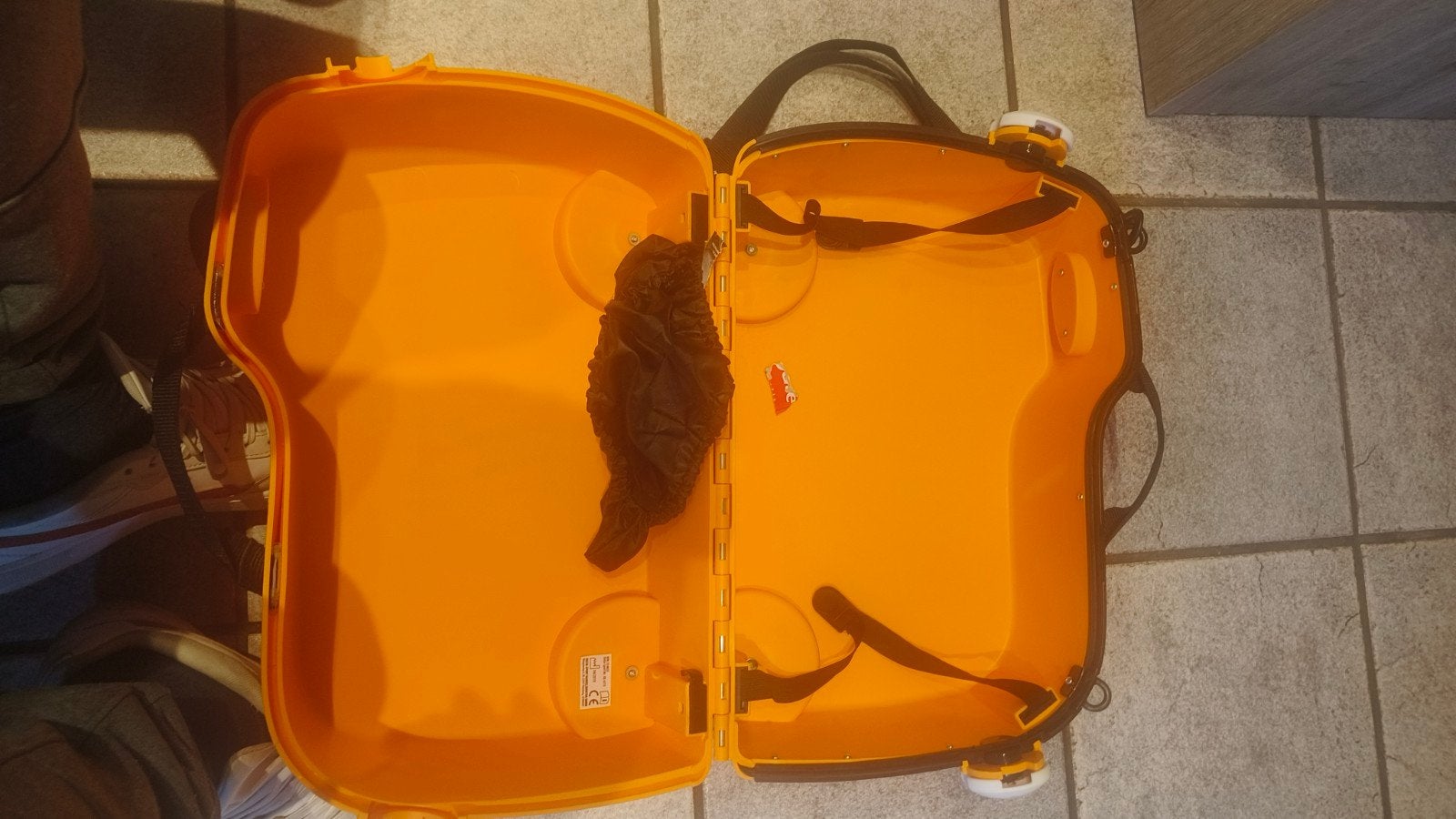 Valise enfant a roulettes, Enlèvement, Roulettes