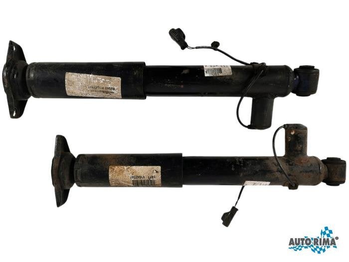 Kit amortisseur d'un Volvo V70, -, 3 mois de garantie, -, -