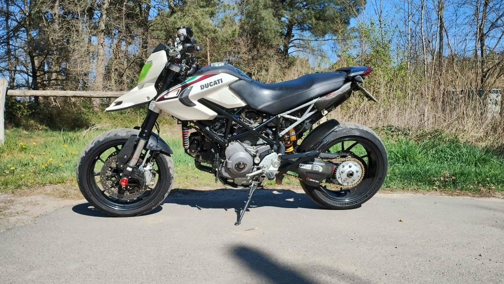 Ducati Hypermotard 1100 S EVO, Motoren, 2 cilinders, Sportuitlaat, Occasion, Motorrijbewijs A