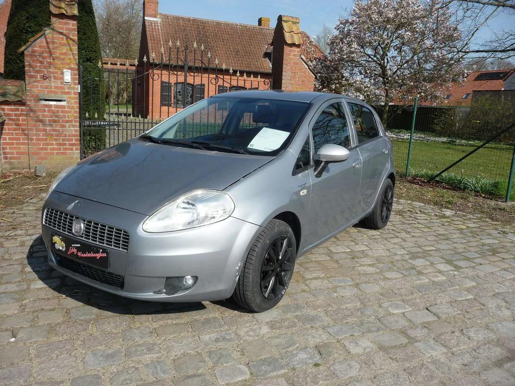 Fiat Punto Punto 1.2i 8v VERKOCHT / VENDU (bj 2010), Auto's, Gebruikt, 4 cilinders, Punto, Euro 4