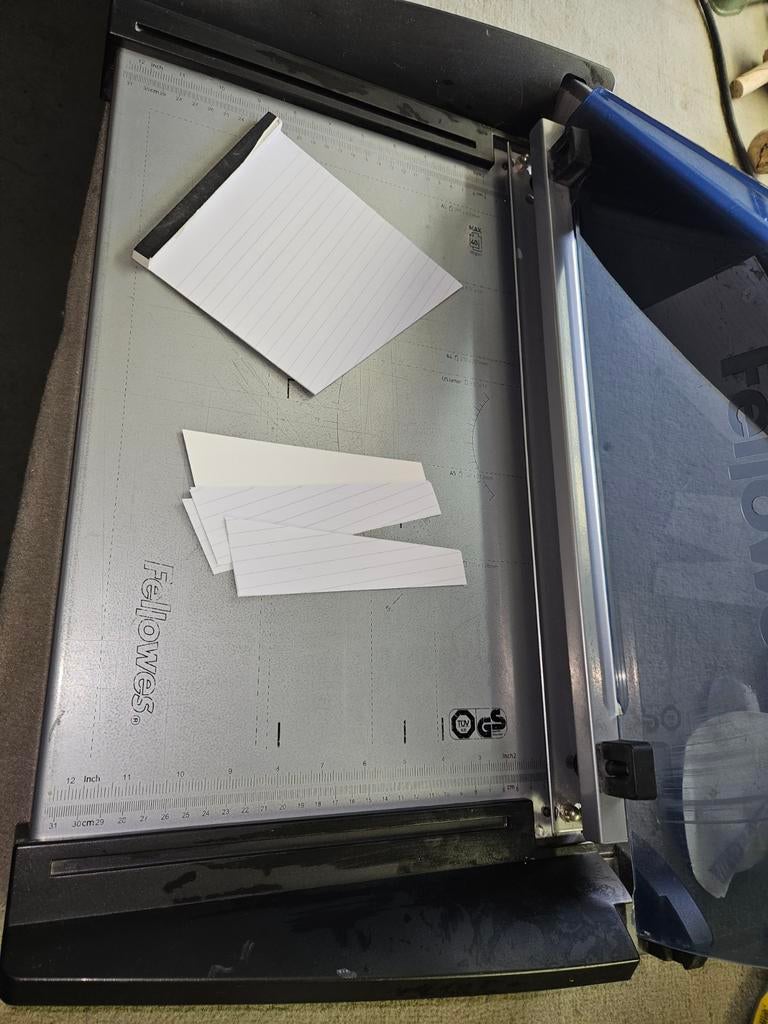 Rogneuse, cisaille, guillotine à papier, Enlèvement ou Envoi