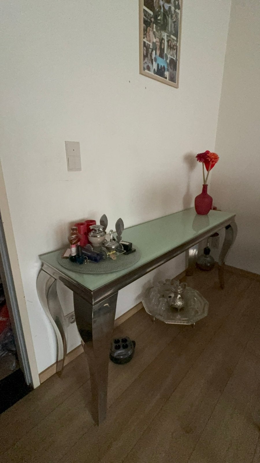 Glazen sidetable met metalen onderstel – 160 x 40 x 75 cm, Ophalen, 50 tot 100 cm, 150 tot 200 cm, Rechthoekig