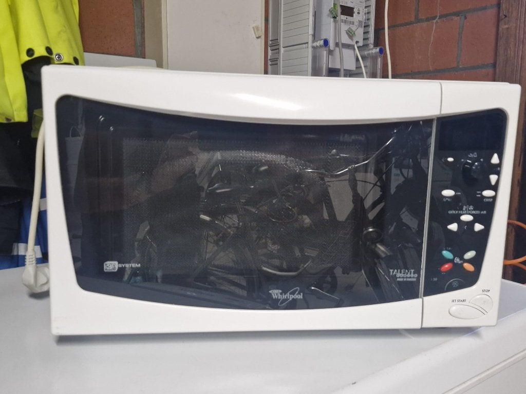 Whirlpool microgolfoven in goede staat., Ophalen, Gebruikt, Microgolfoven, Draaiplateau