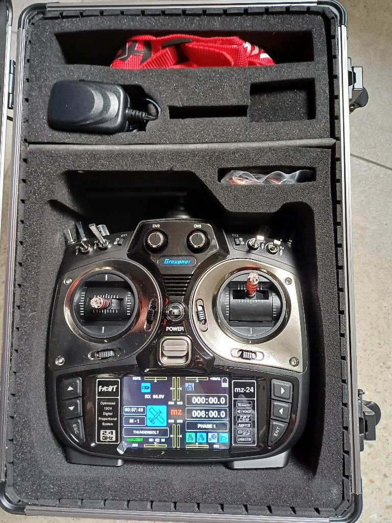 Graupner mz24, Hobby & Loisirs créatifs, Modélisme | Radiocommandé & Téléguidé | Avions, Comme neuf, Électro, Enlèvement
