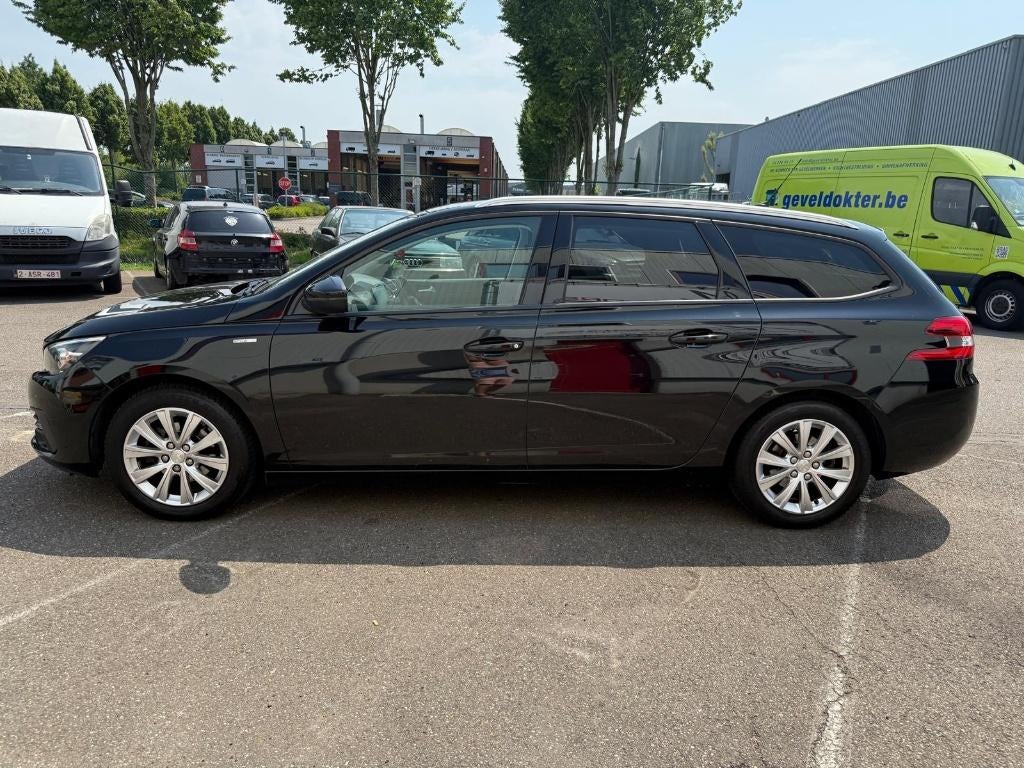 Peugeot 308 SW 1.2i Style Carplay/Android/Camera, Auto's, Voorwielaandrijving, Stof, 1199 cc, Zwart