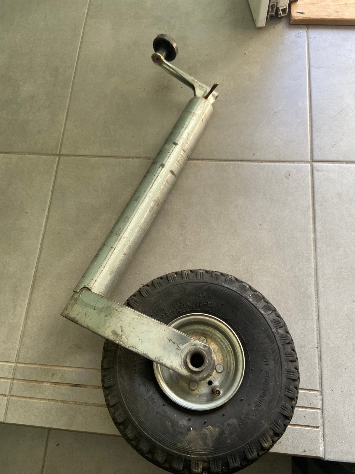 Roue jockey gros pneu tout terrain pour caravane et remorque, Enlèvement