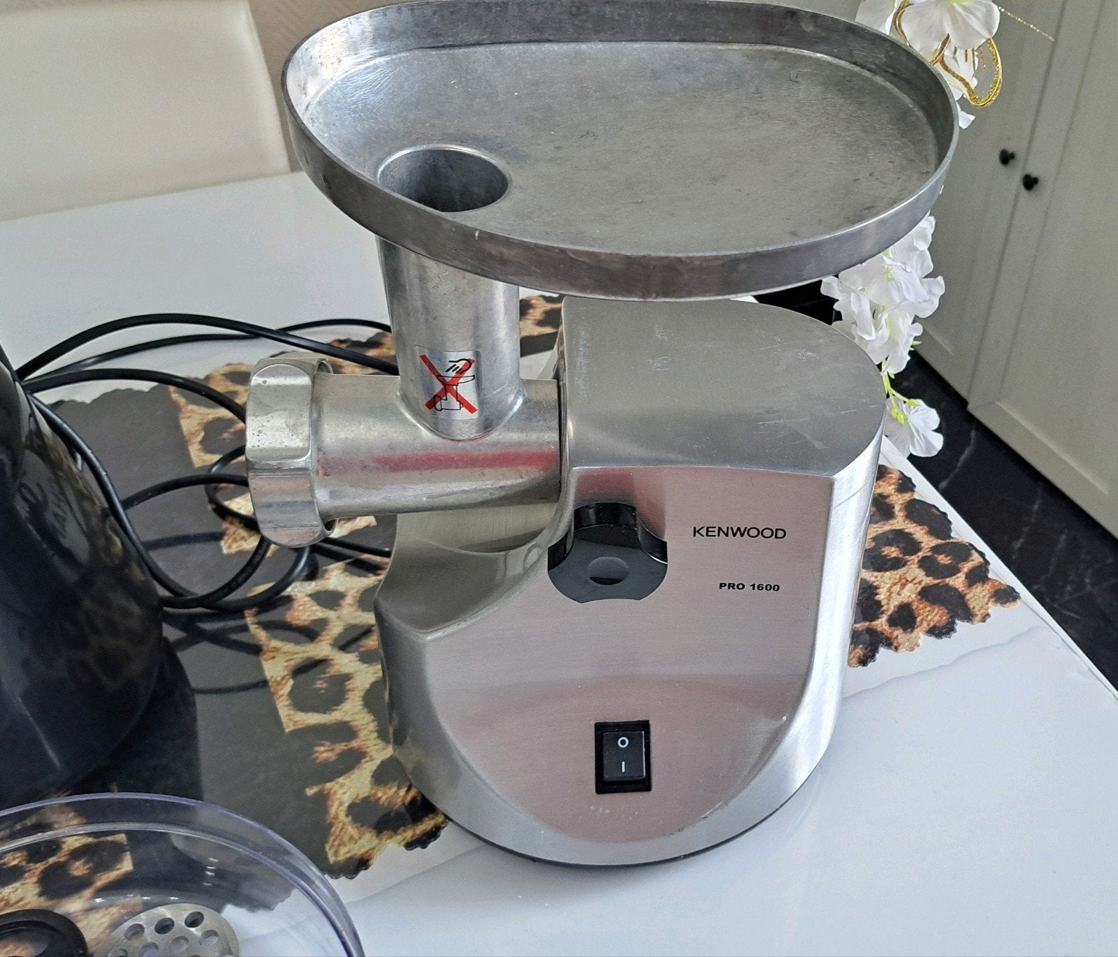 Kenwood pro 1600 vlees- en groentemolen als nieuw, Ophalen of Verzenden, Zo goed als nieuw