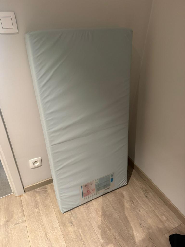 Matras babybed, Huis en Inrichting, Ophalen, Zo goed als nieuw, Matras