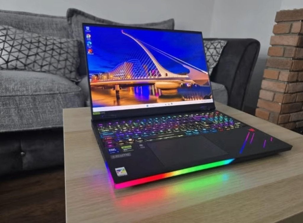 Acer Predator Helios 16 AI RTX 5090 OLED-laptop (NIEUW), Computers en Software, Windows Laptops, Nieuw, 16 inch, SSD, 4 Ghz of meer