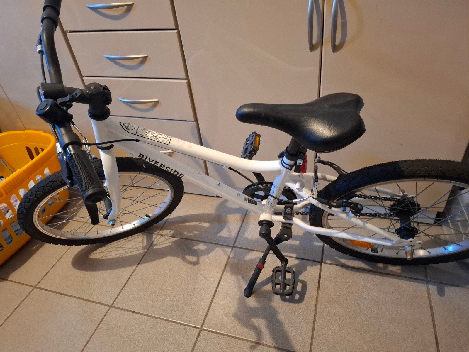 vélo impeccable sur pied 20 pouces, Vélos & Vélomoteurs, Vélos | Vélos pliables, Enlèvement