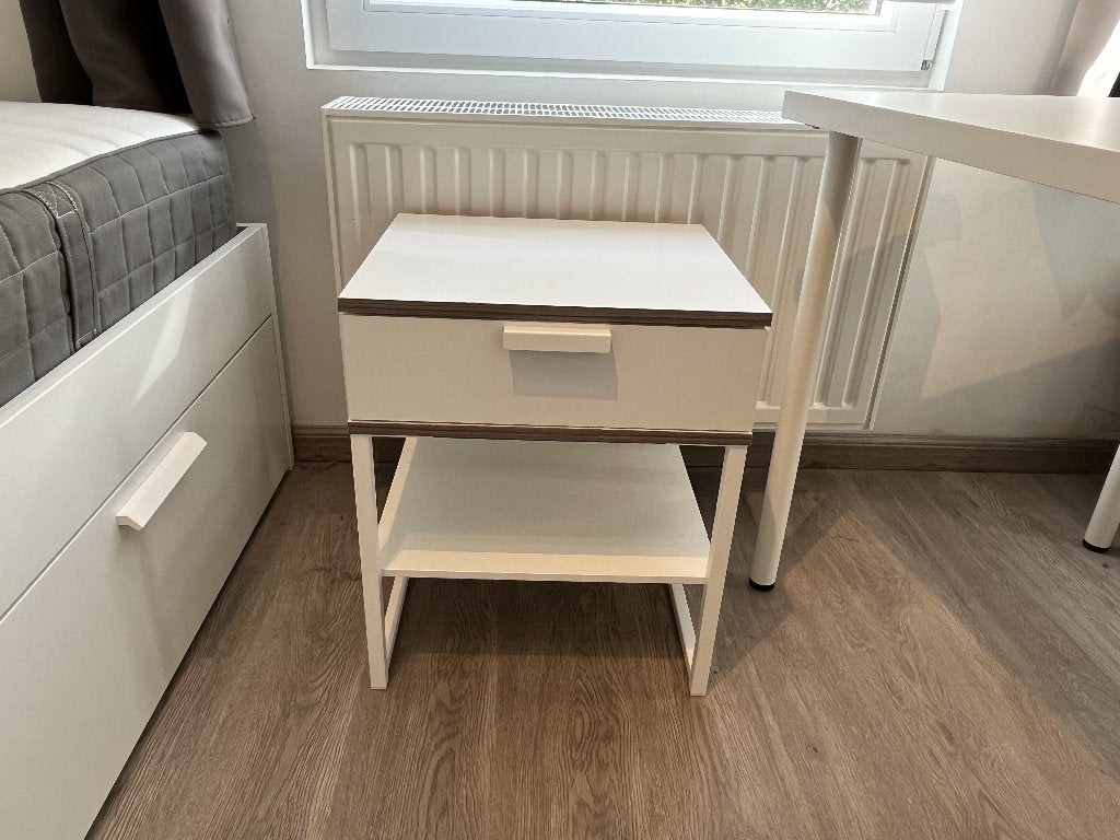 nachtkastje wit, op te halen in Gent, Ophalen, Zo goed als nieuw, Hout, Minder dan 45 cm
