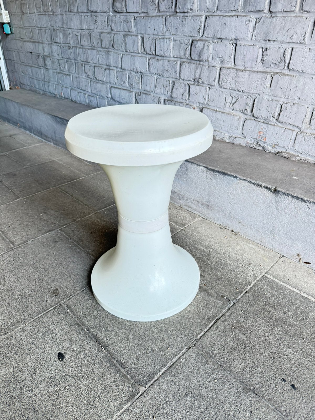 Ancien tabouret, Enlèvement ou Envoi, Comme neuf