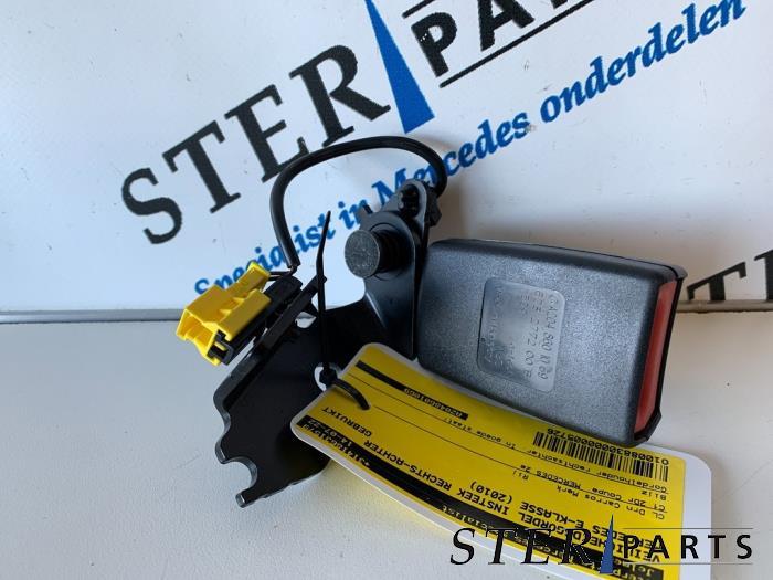 Veiligheidsgordel Insteek rechts-achter van een Mercedes E-K, Gebruikt, -, Ophalen of Verzenden, -