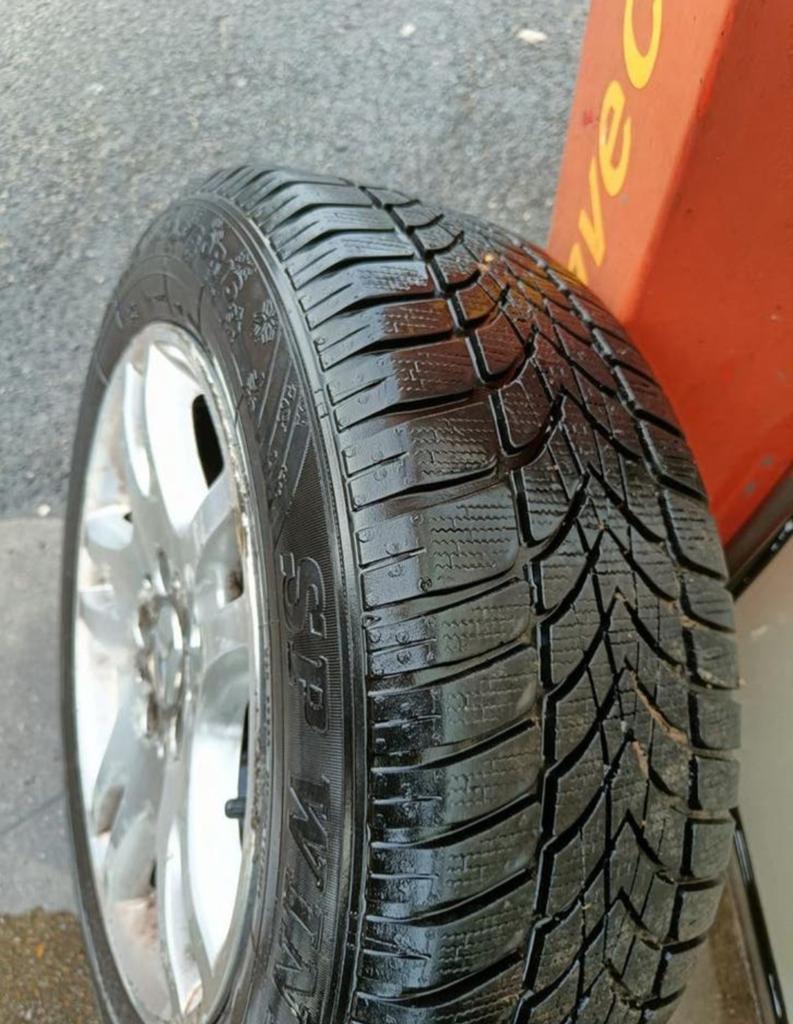 Pneus Dunlop avec jante, Autos : Pièces & Accessoires, Pneus & Jantes, Enlèvement, Pneu(s)