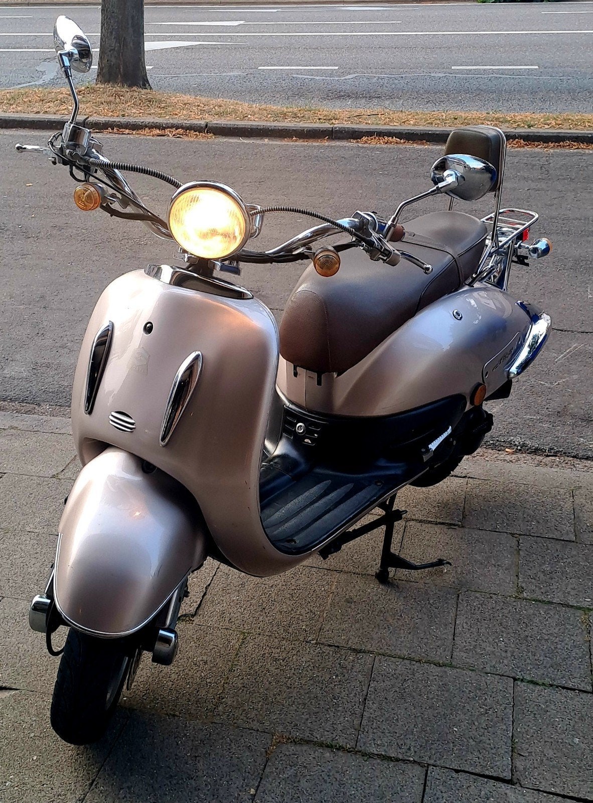 Neco 49cc „Scooth” klasse A. Onderhoud uitgevoerd., Fietsen en Brommers, Ophalen, Zo goed als nieuw, Benzine