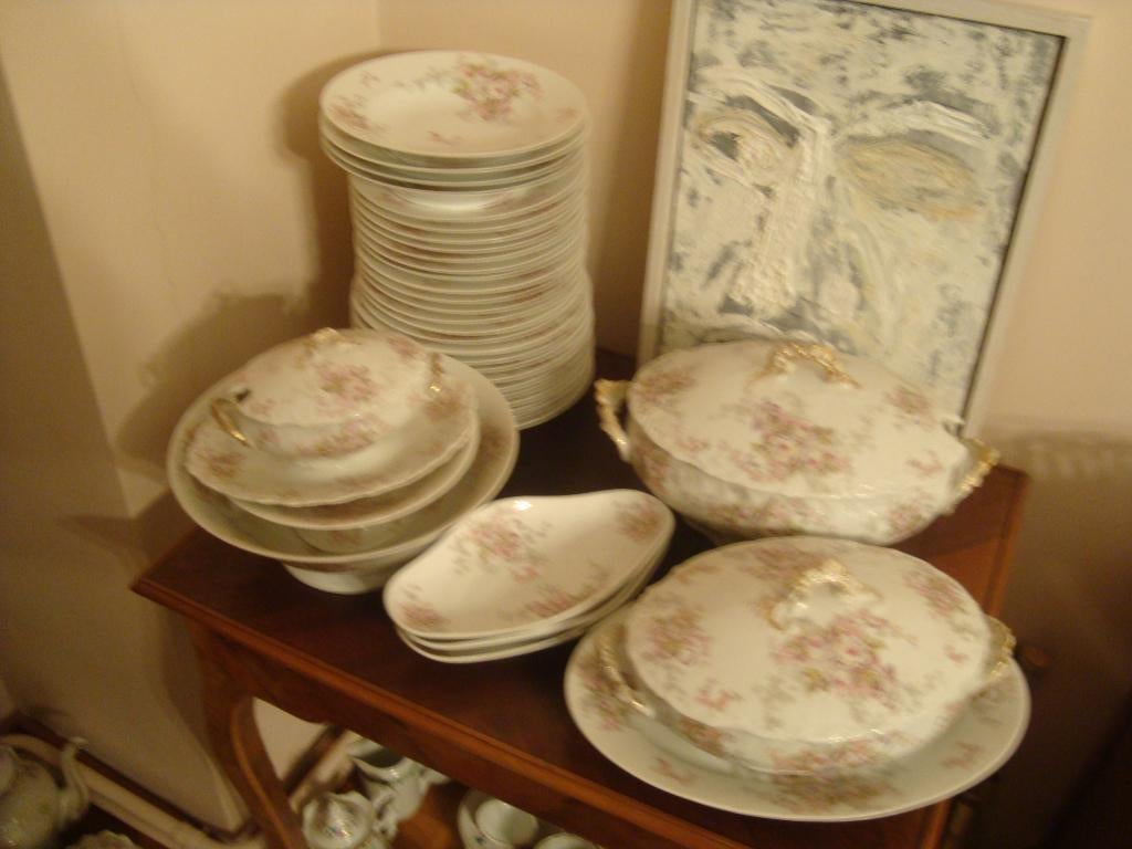 Eetservies in Limogesporselein., Ophalen