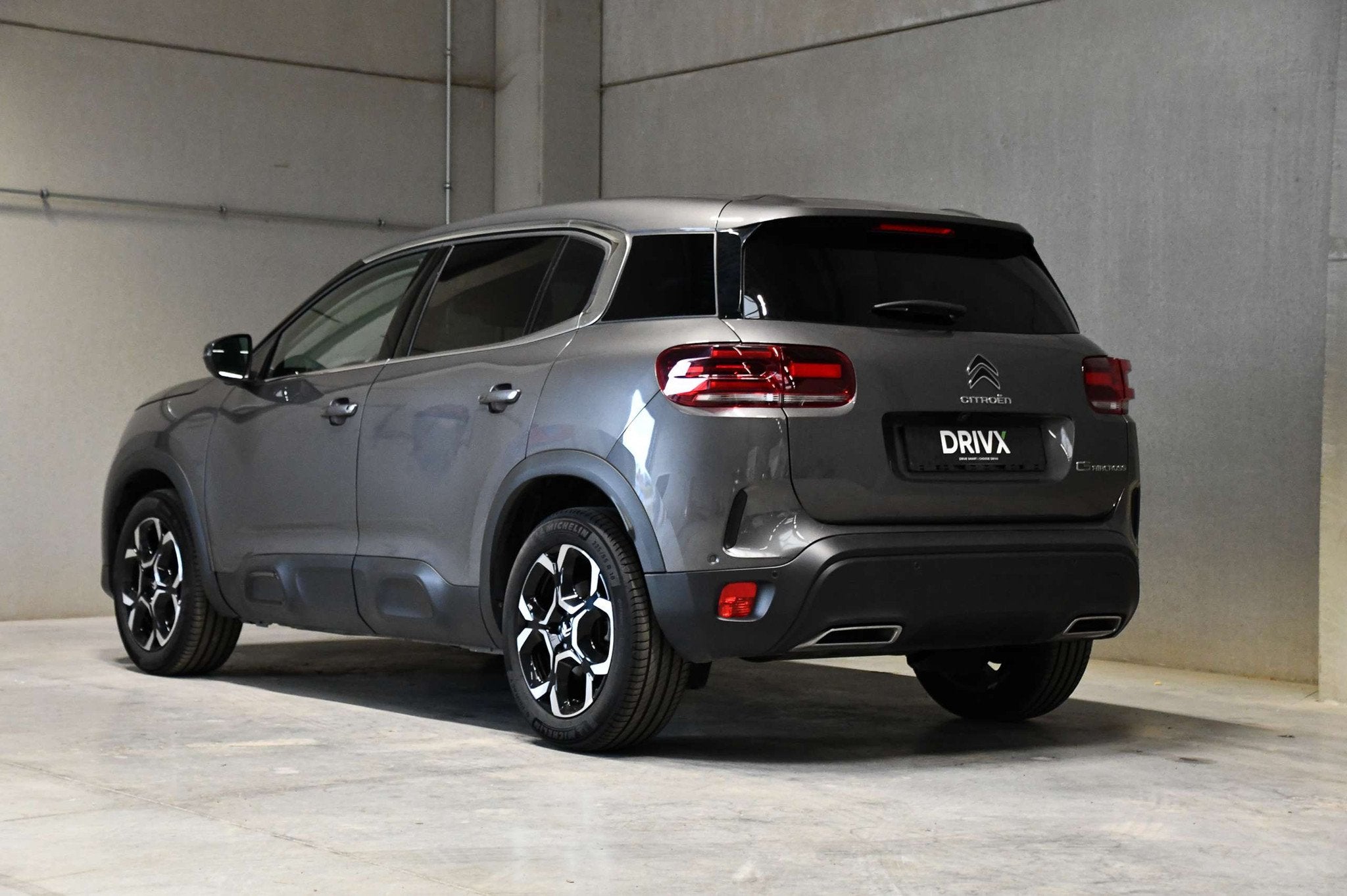 Citroën C5 Aircross PLUS - ACC - CARPLAY - KEYLESS - CAMERA, Autos, Argent ou Gris, Achat, 140 g/km, Phares entièrement LED