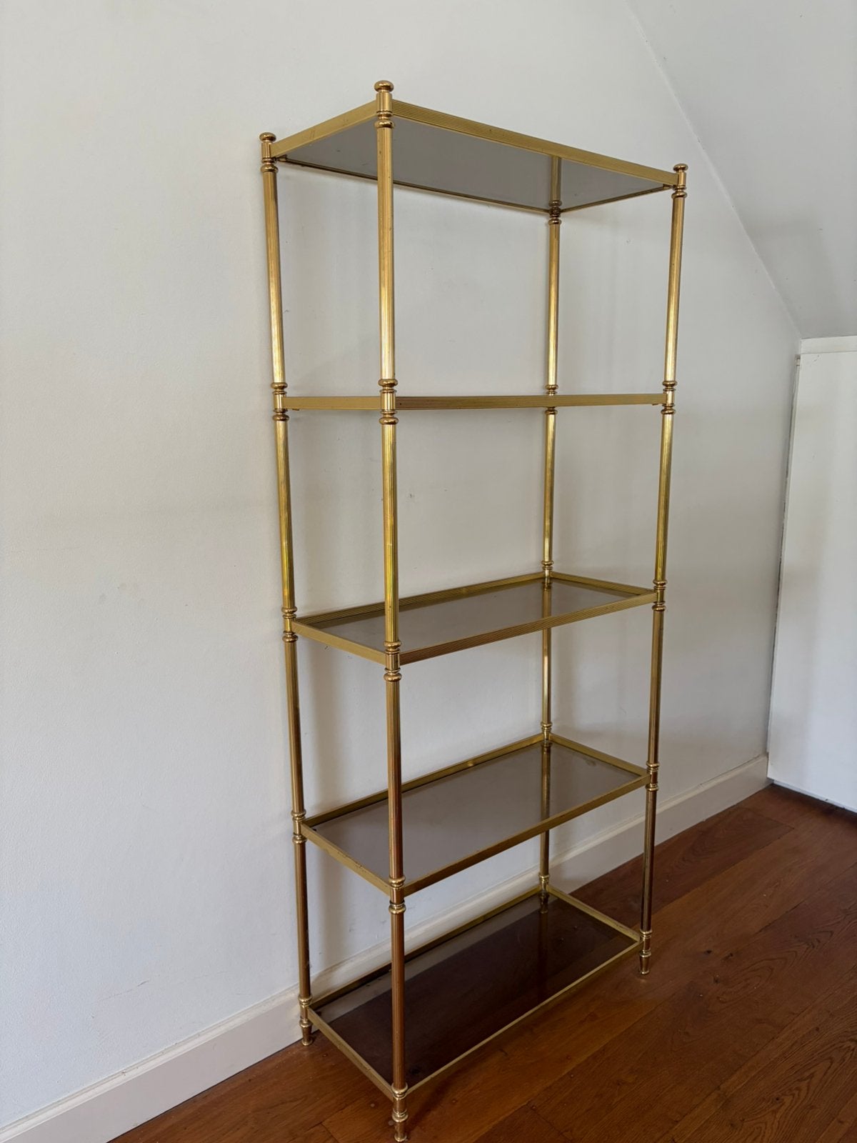 Mooie gouden stellingkast, Ophalen, Zo goed als nieuw