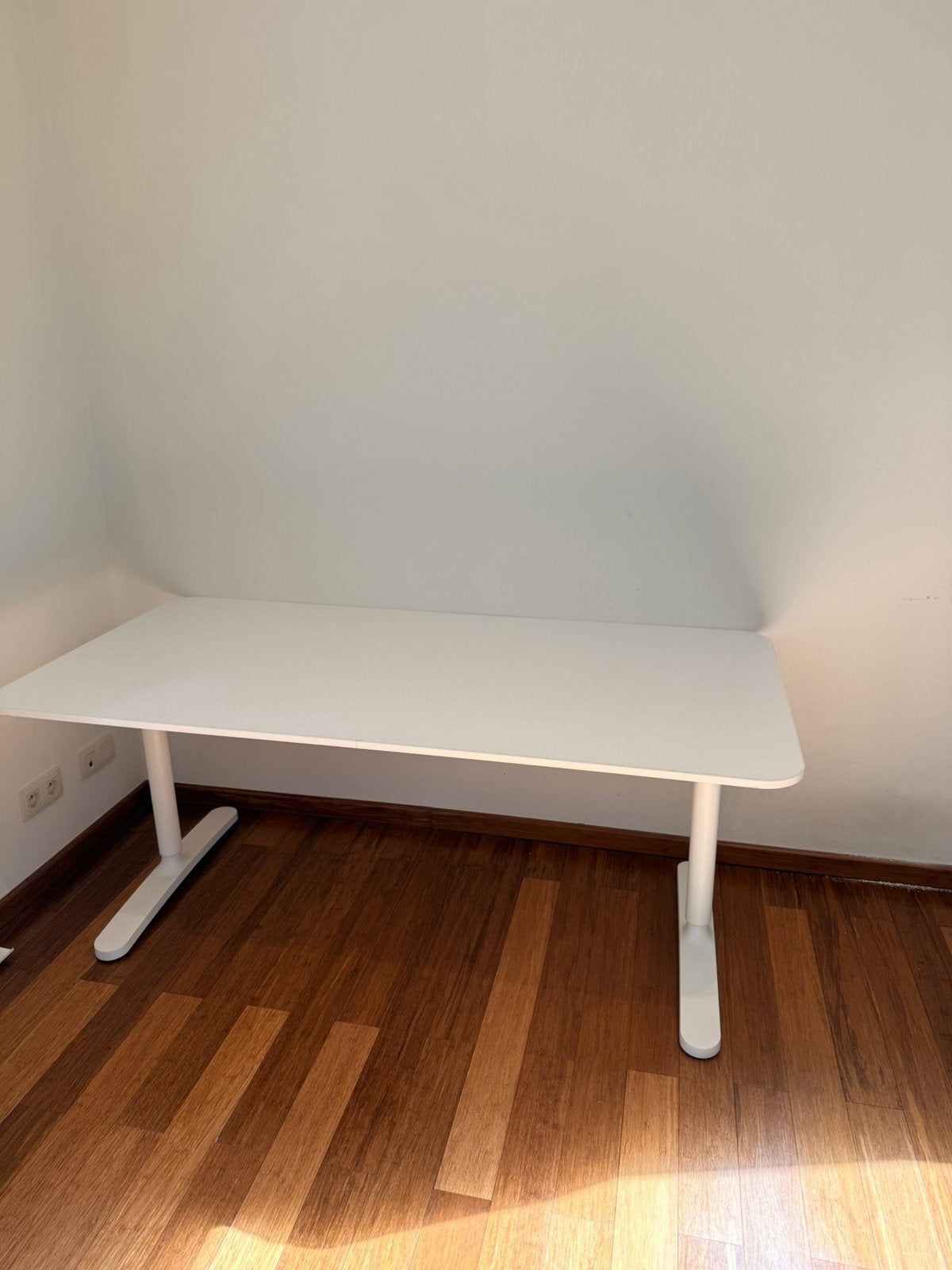 Ikea bekant, Huis en Inrichting, Bureaus, Ophalen, Zo goed als nieuw, IKEA