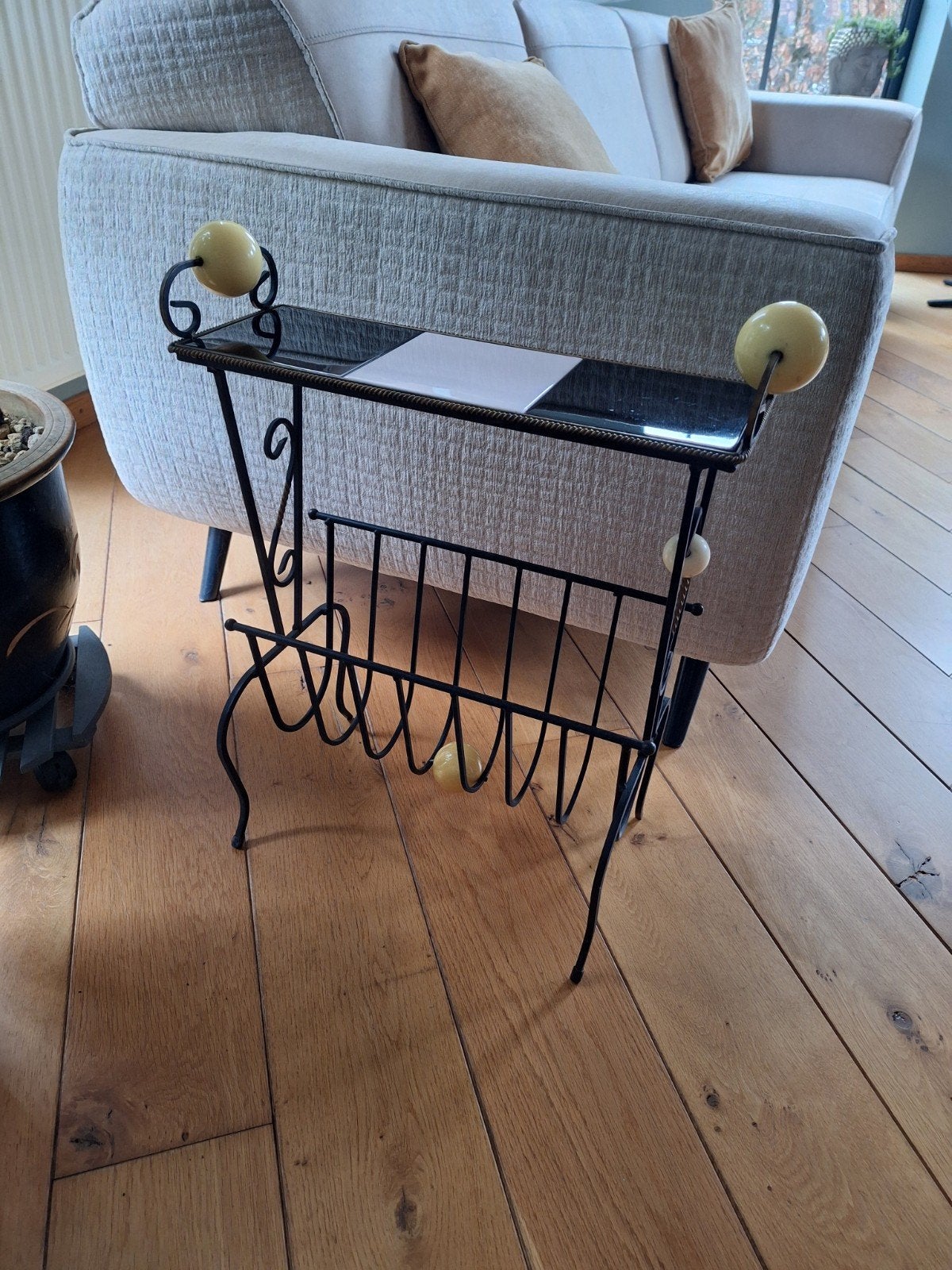 vintage krantenhouder, Huis en Inrichting, Woonaccessoires | Krantenbakken en Lectuurbakken, Ophalen, Vintage