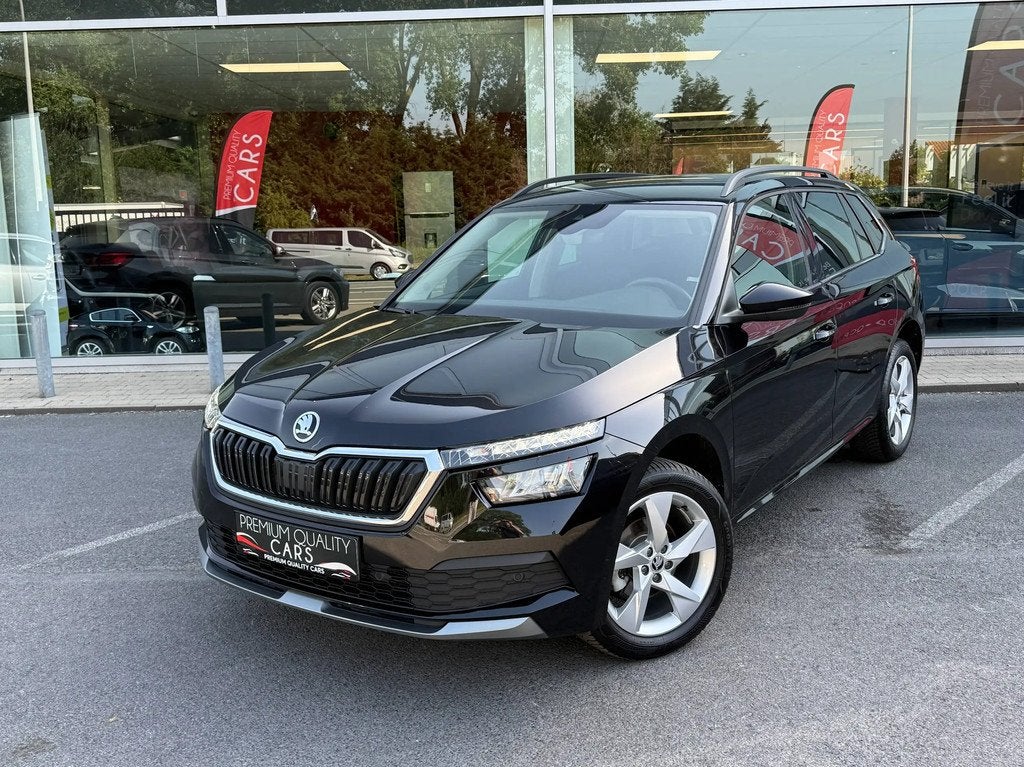 Skoda Kamiq AUTOMAAT / CARPLAY / CAMERA / ZETELVERWARMING /, Automaat, Stof, 4 cilinders, Zwart