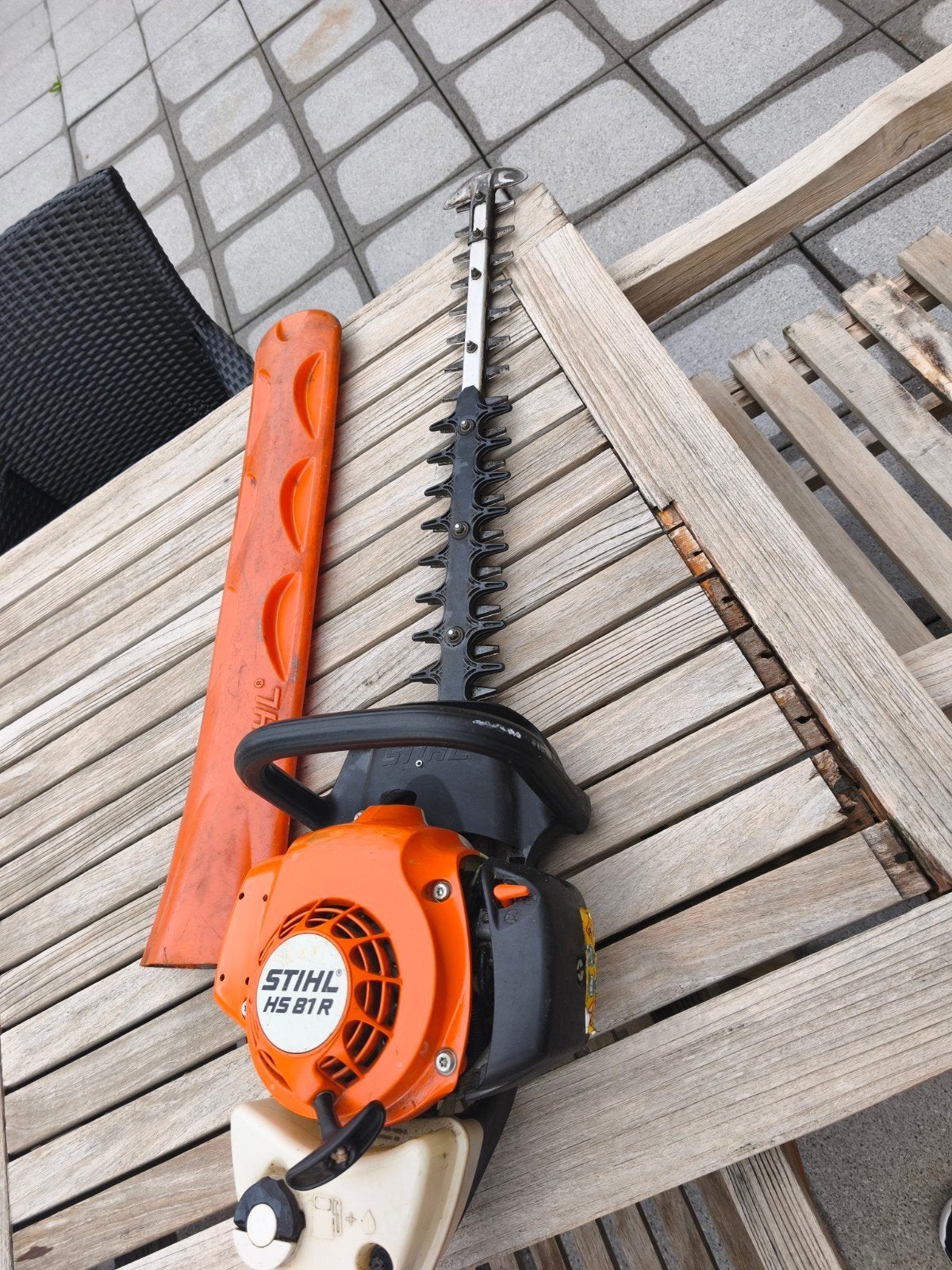 Stihl HS81R, Jardin & Terrasse, Taille-haies, Enlèvement