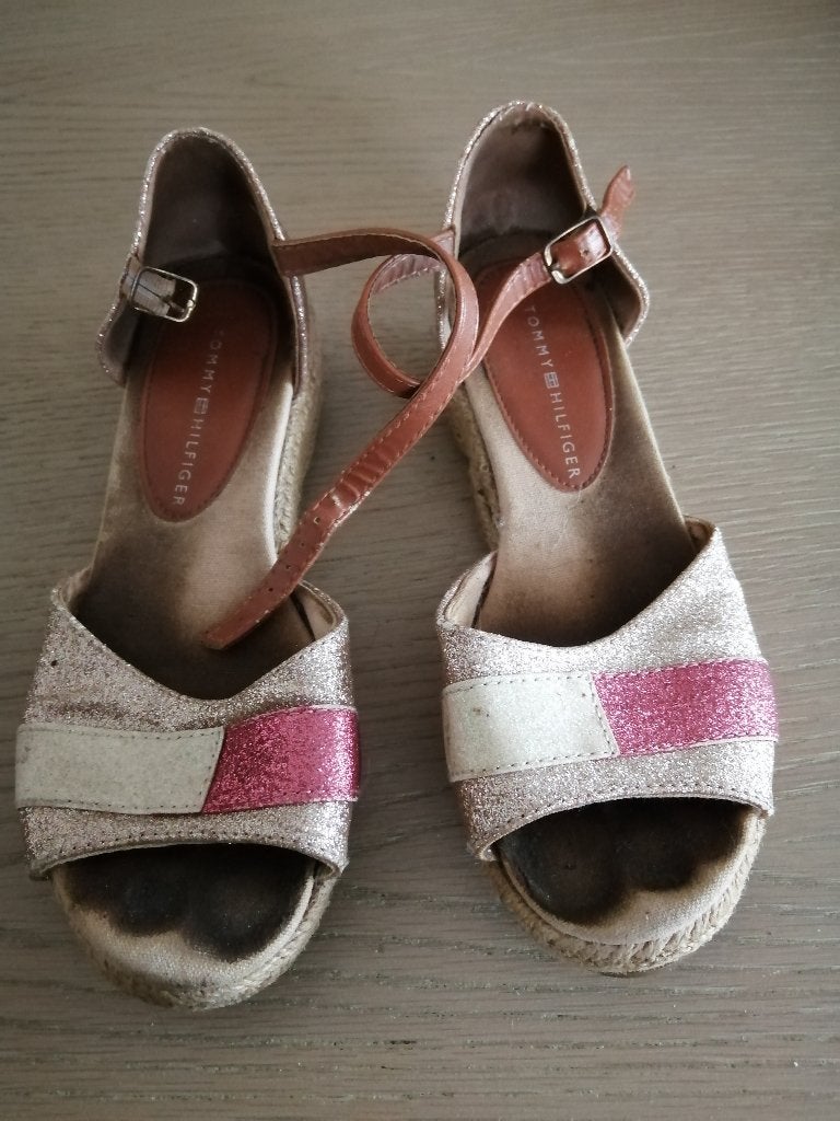 TOMMY HILFIGER sandalen maat 35, Gebruikt, Meisje, Schoenen, Ophalen of Verzenden