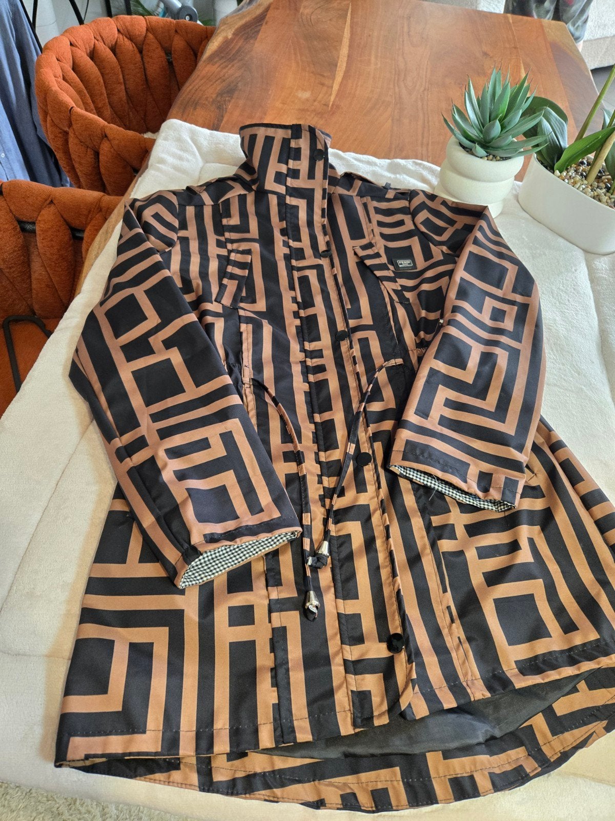 Veste femme de marque Fendi tres bon etat, Vêtements | Femmes, Taille 38/40 (M), Enlèvement ou Envoi, Fendi, Comme neuf