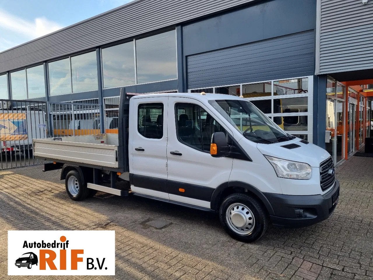 Ford Transit 2.0 TDCI 170 PK Open laadbak DC 6 Zits Euro 6, Autos, Camionnettes & Utilitaires, Entreprise, Achat, ABS, Airbags