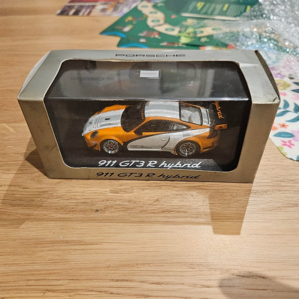 Minichamps Porsche 911 GT3 R hybrid 1/43, Enlèvement ou Envoi, Neuf, Voiture, MiniChamps