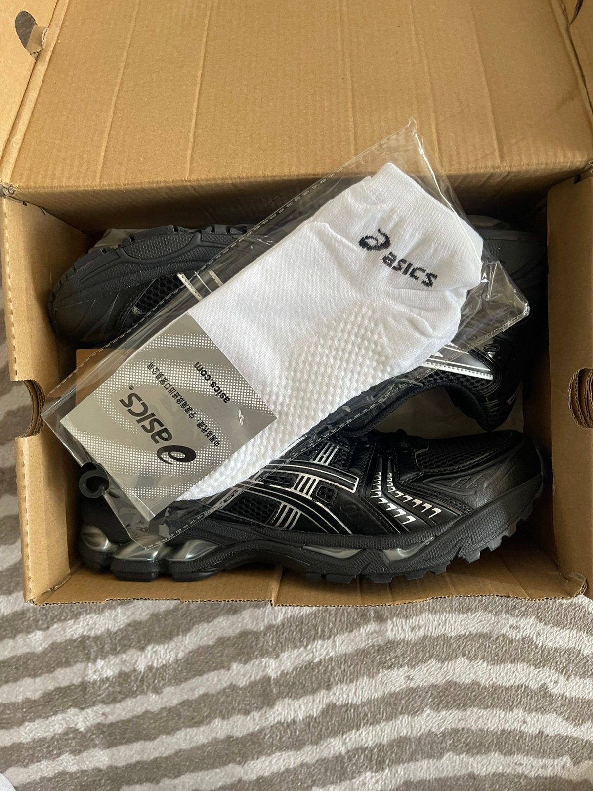 Asics GEL KAYANO 14 taille 44, Vêtements | Hommes, Neuf, Enlèvement ou Envoi, Baskets, Noir