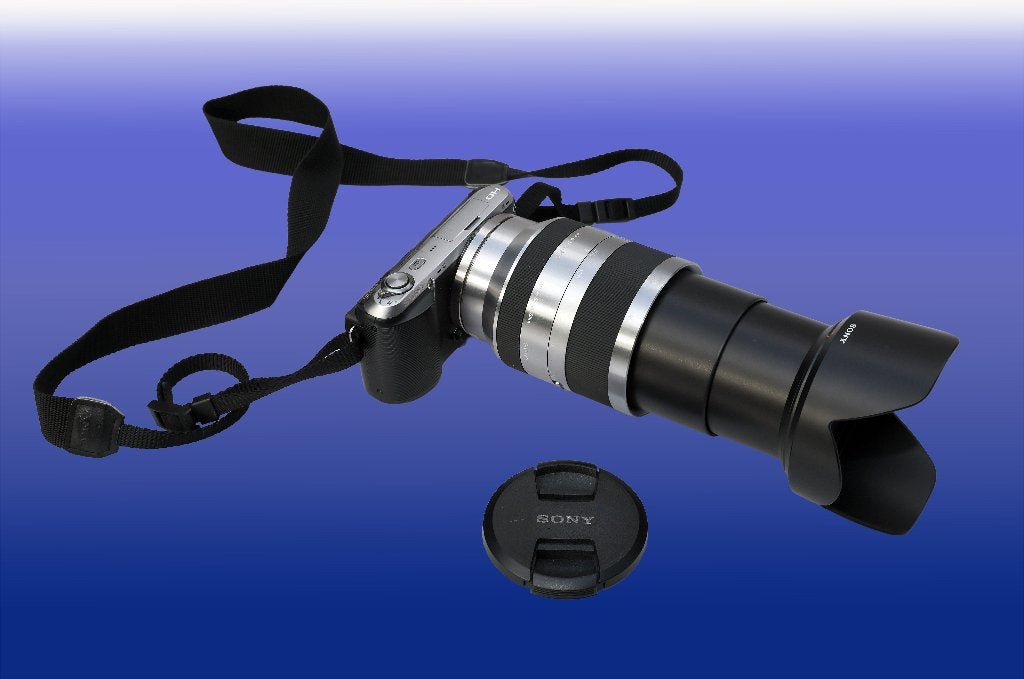 SONY NEX C3 + E 18-55 + f 3.5-5.6 OSS + E 18-200 ou 3.5-5.6, TV, Hi-fi & Vidéo, Photo | Studio photo & Accessoires, Comme neuf