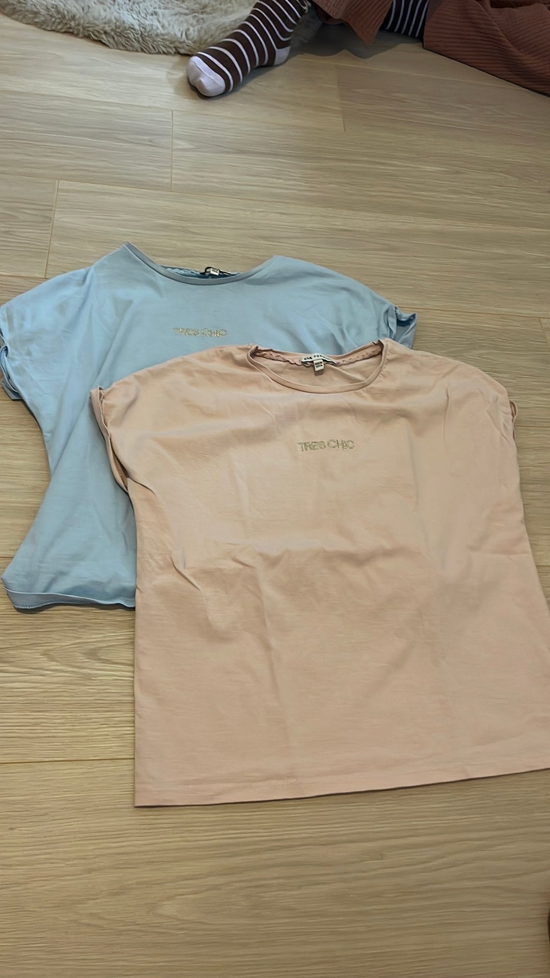 2 thirt met tekst, Kleding | Dames, Ophalen, Zo goed als nieuw