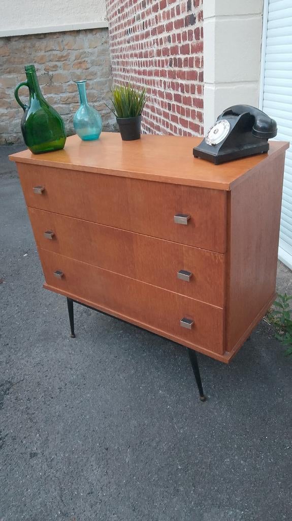 Belle commode époque scandinave piètement fer vintage 60's