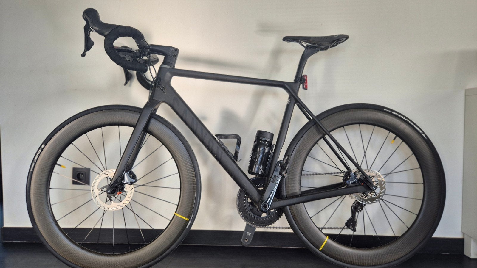 Canyon Ultimate CF SL Disc 8.0 – Maat M, Enlèvement, Carbone