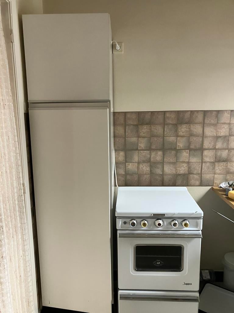Colonne vintage, blanche pour cuisine ou autre avec étagère, Enlèvement, Comme neuf