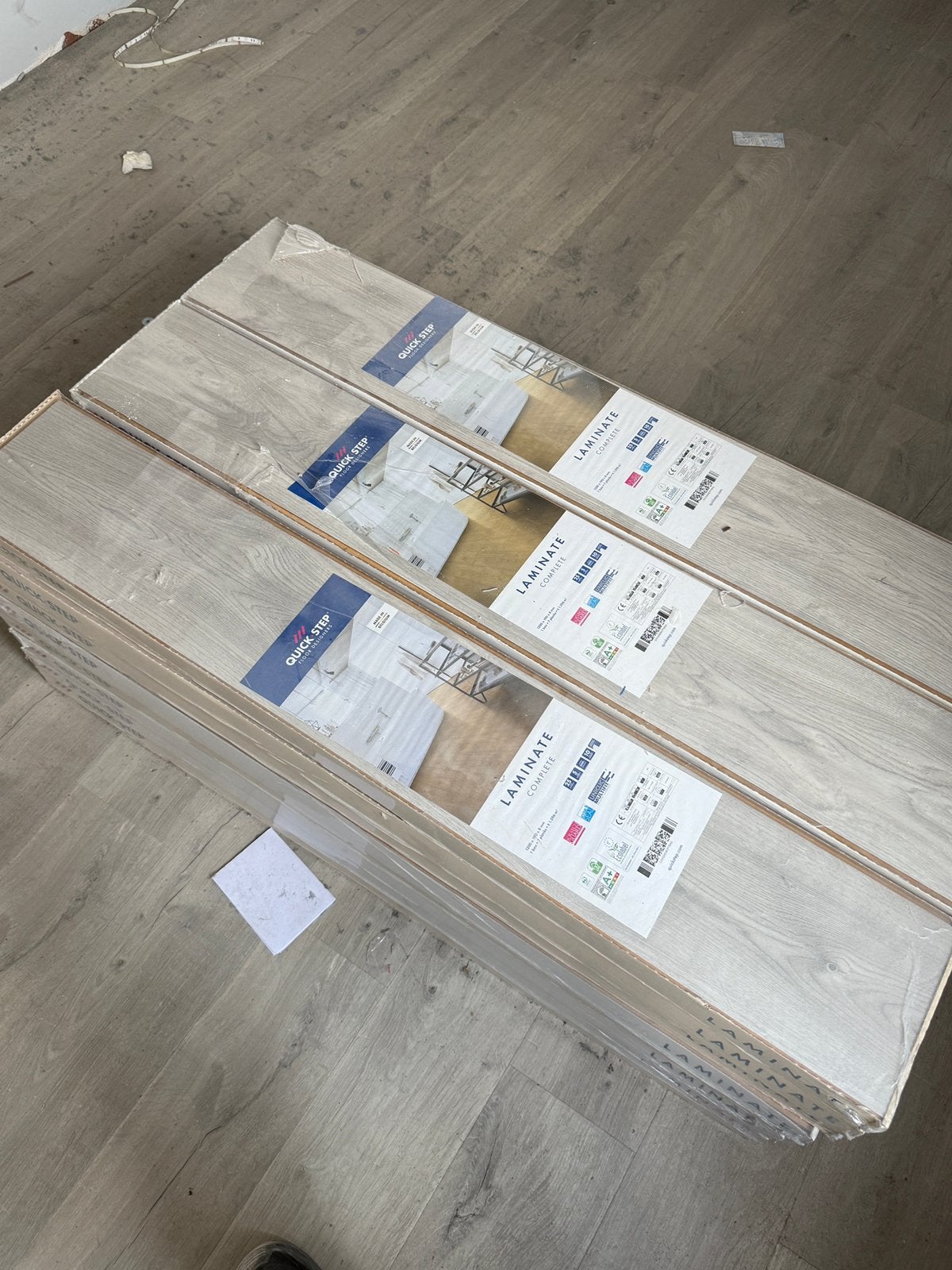 Laminaat quick step, Neuf, Aggloméré, Gris, 25 à 50 m²