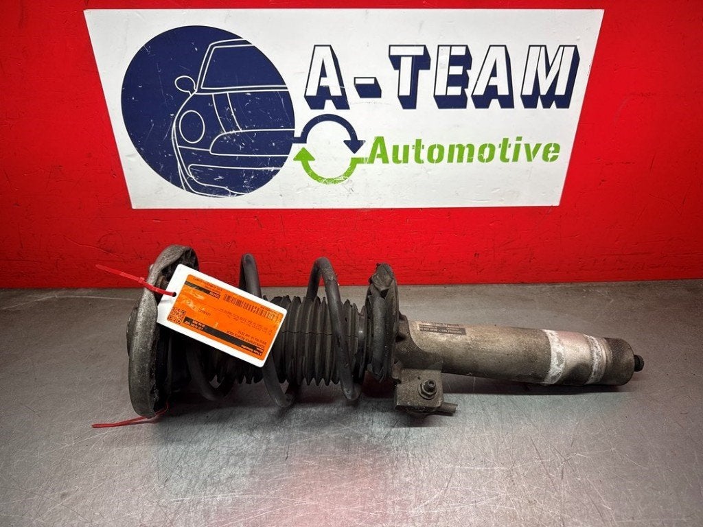 AMORTISSEUR OU ABSORBEUR DE CHOC AVANT DROIT 4 serie (F33), Utilisé, BMW, Petuelring 130
80809  München, DE, Bayerische Motoren Werke AG
