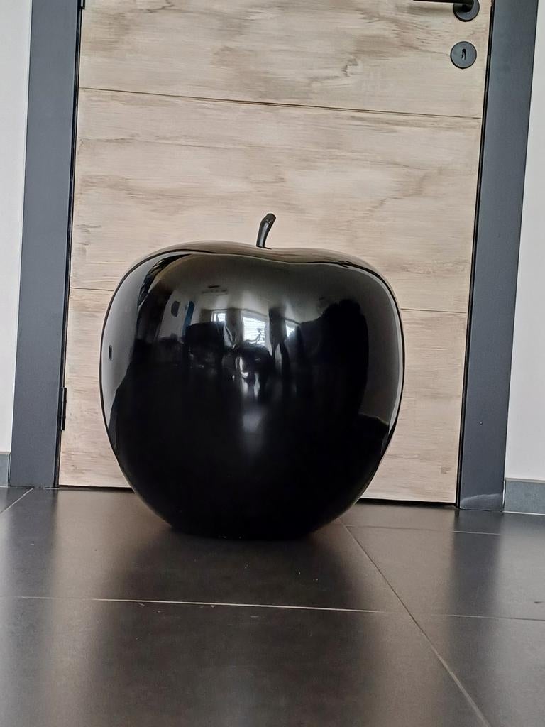 Très grosse pomme noire, Ophalen