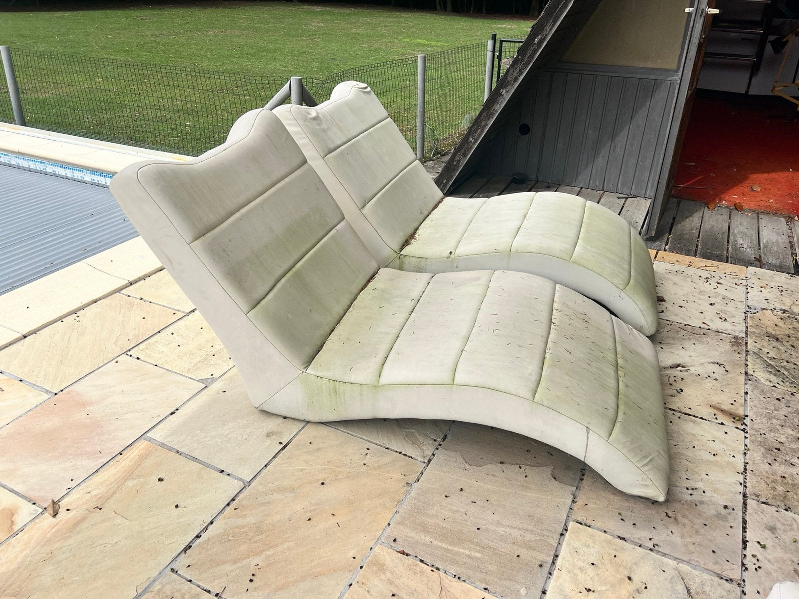 Ligstoelen wit, Ophalen, Zo goed als nieuw, Hout