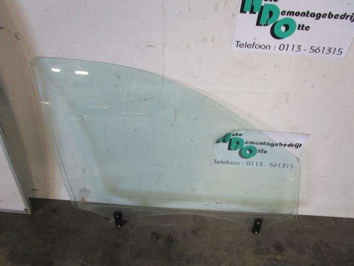 Vitre portière 4portes avant droite d'un Kia Sorento (Soren, Kia, -, 3 mois de garantie, Utilisé