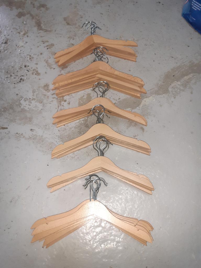 47 cintres en bois penderie enfant, Enlèvement, Neuf, Bois