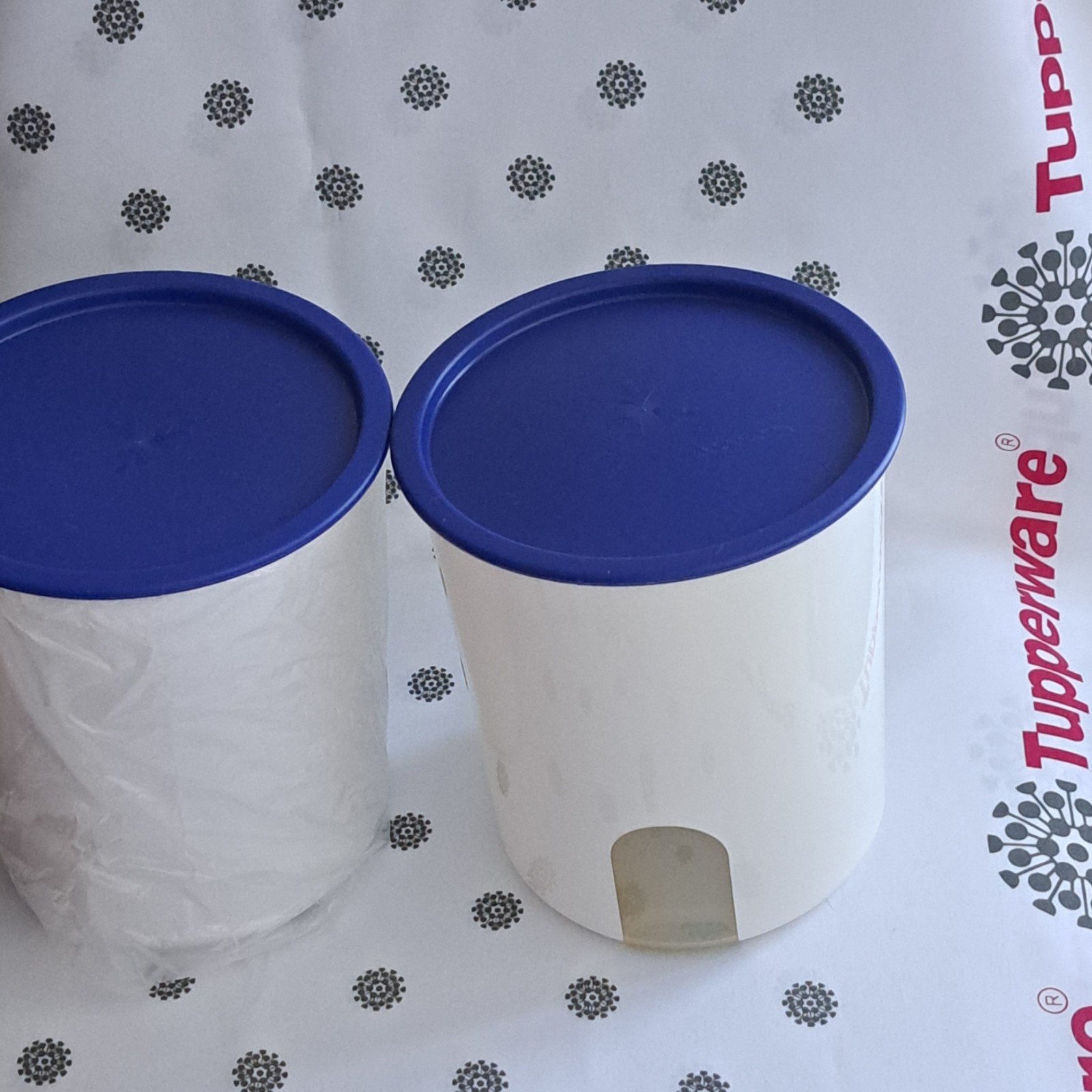 Tupperware Nieuw set van 2 one Touch voorraadbussen, Huis en Inrichting, Keuken | Tupperware, Ophalen of Verzenden, Nieuw, Blauw