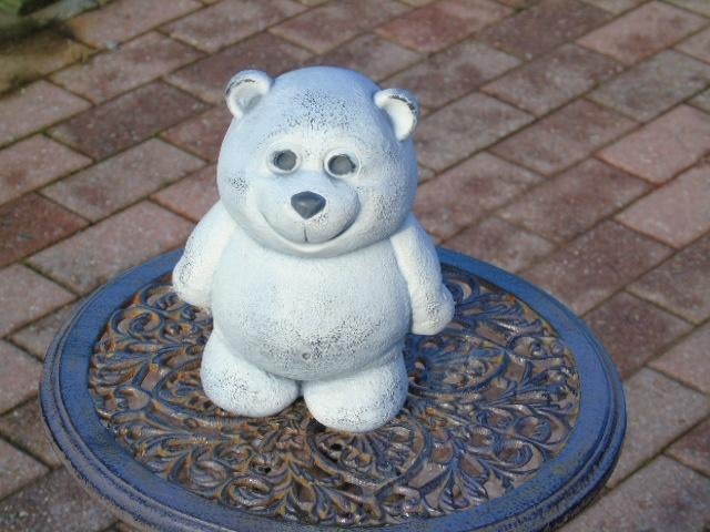 Standbeeld van een staande teddybeer in gepatineerde steen, Tuin en Terras, Ophalen of Verzenden, Nieuw, Steen, Dierenbeeld