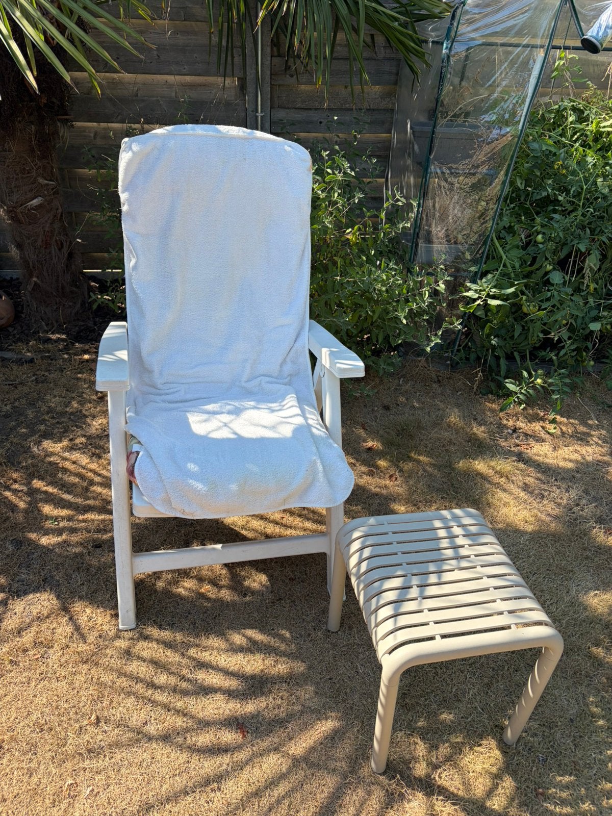 Tuinstoel met kussen en voetenbankje!, Tuin en Terras, Ophalen, Zo goed als nieuw