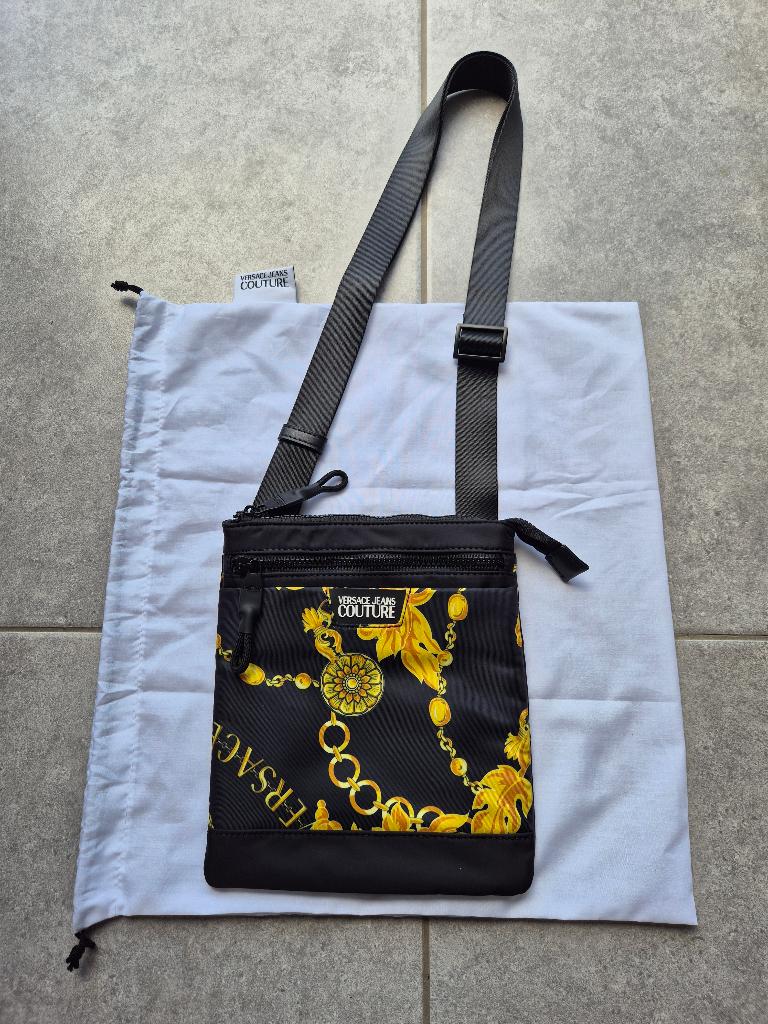 Nieuwe Versace Jeans Couture Crossbody Bag, Handtassen en Accessoires, Tassen | Schoudertassen, Nieuw, Overige merken, Zwart, Ophalen