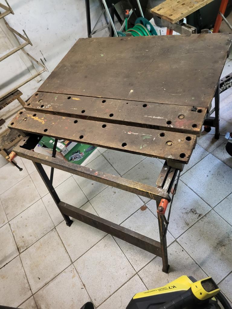 2 werktafels met opspanfunctie
Grote 30 euro
Kleine 20 euro, Bricolage & Construction, Établis, Enlèvement