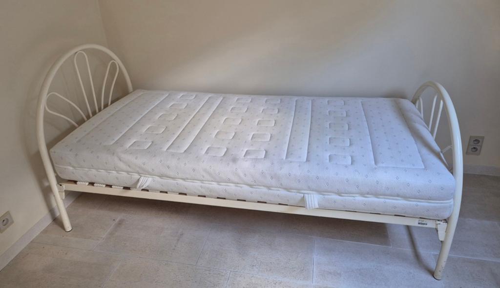 Lit 90 x 200 cm - idéal pour un kot, Enlèvement, 200 cm, Sommier