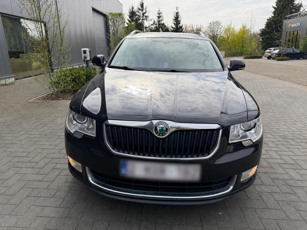 Skoda Superb, Autos, Skoda, Cuir, Euro 5, Achat, Boîte manuelle