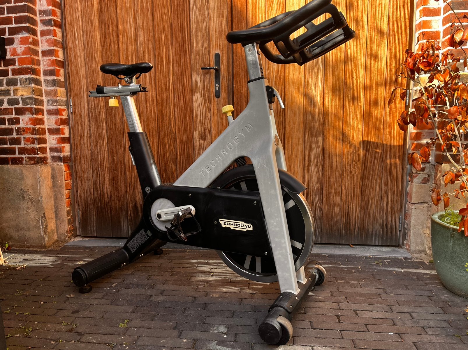 Vélo de spinning Technogym, Sports & Fitness, Enlèvement, Utilisé